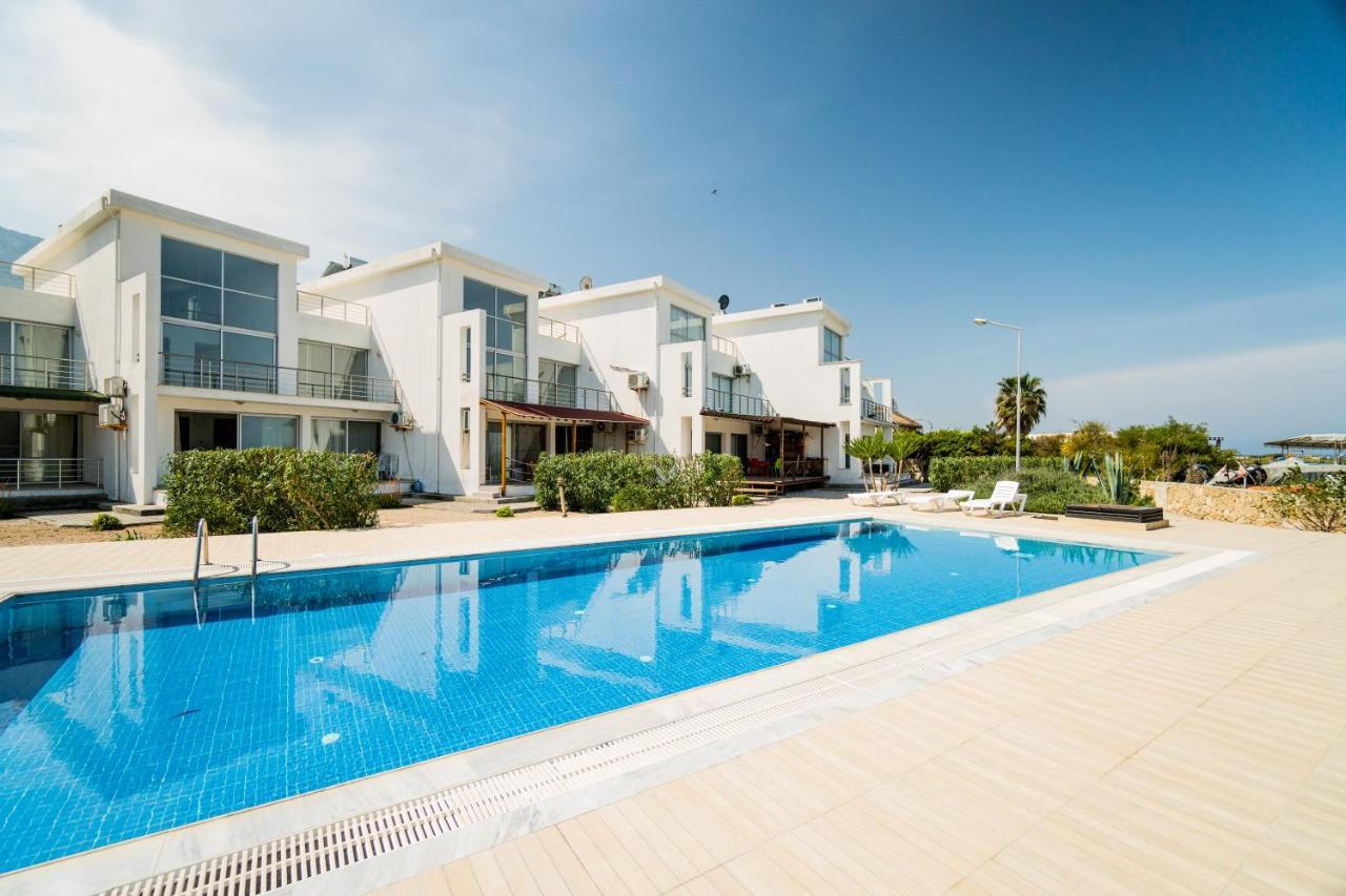 Spacious Three-Bedroom Apartment With Sea View A4 Lapithos  Exterior photo